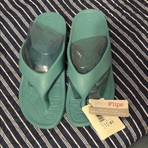 Aetrex Lynco Flips Turquoise Sandals